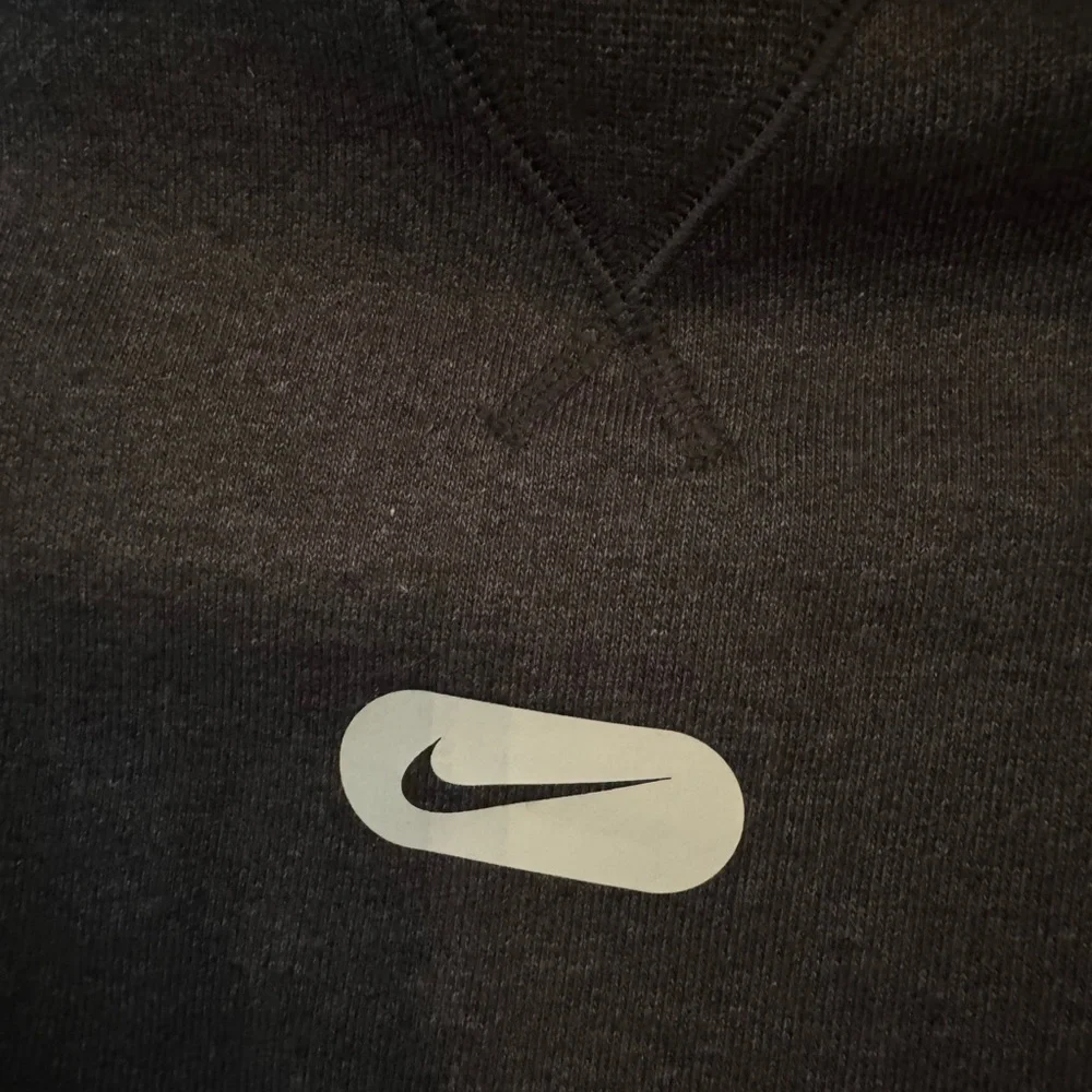 Nike DRI-FIT boys X-large sweatshirt